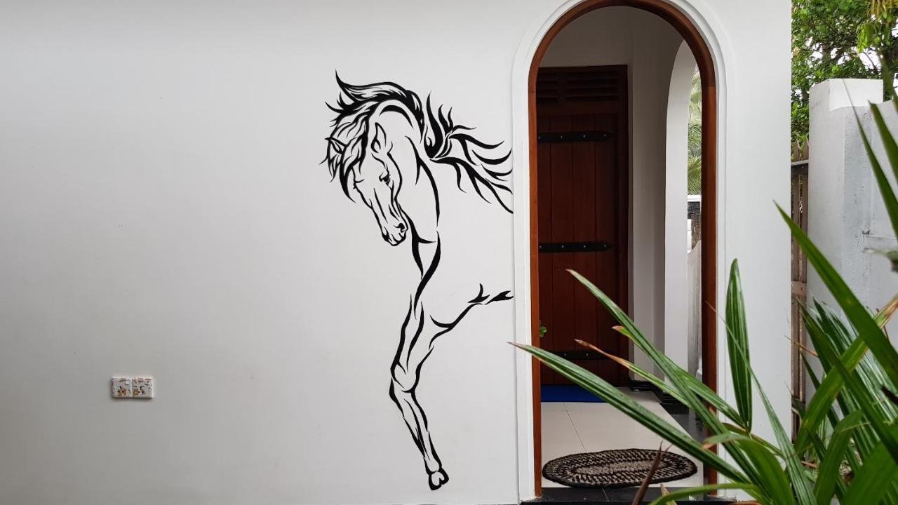 Bandulas Beach House Hikkaduwa Exterior photo
